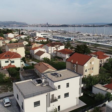 Apartmani Le-Lu Kaštela 外观 照片