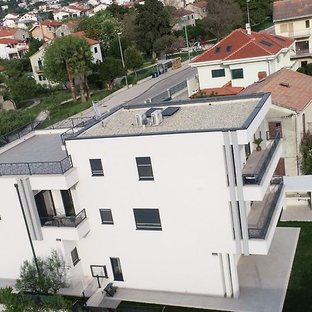 Apartmani Le-Lu Kaštela 外观 照片