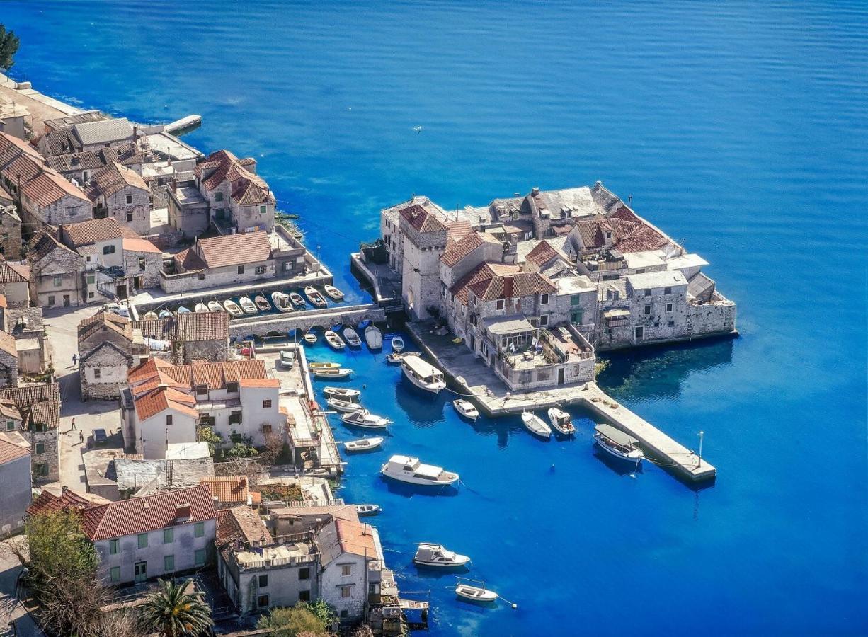 Apartmani Le-Lu Kaštela 外观 照片