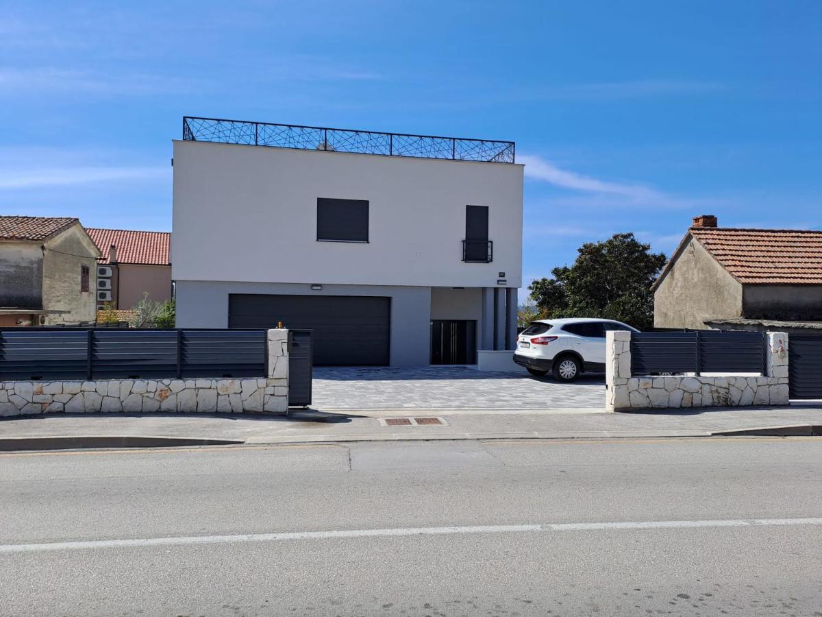 Apartmani Le-Lu Kaštela 外观 照片