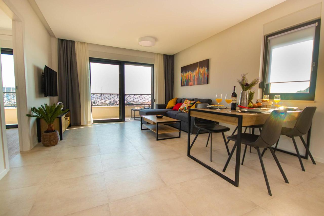 Apartmani Le-Lu Kaštela 外观 照片