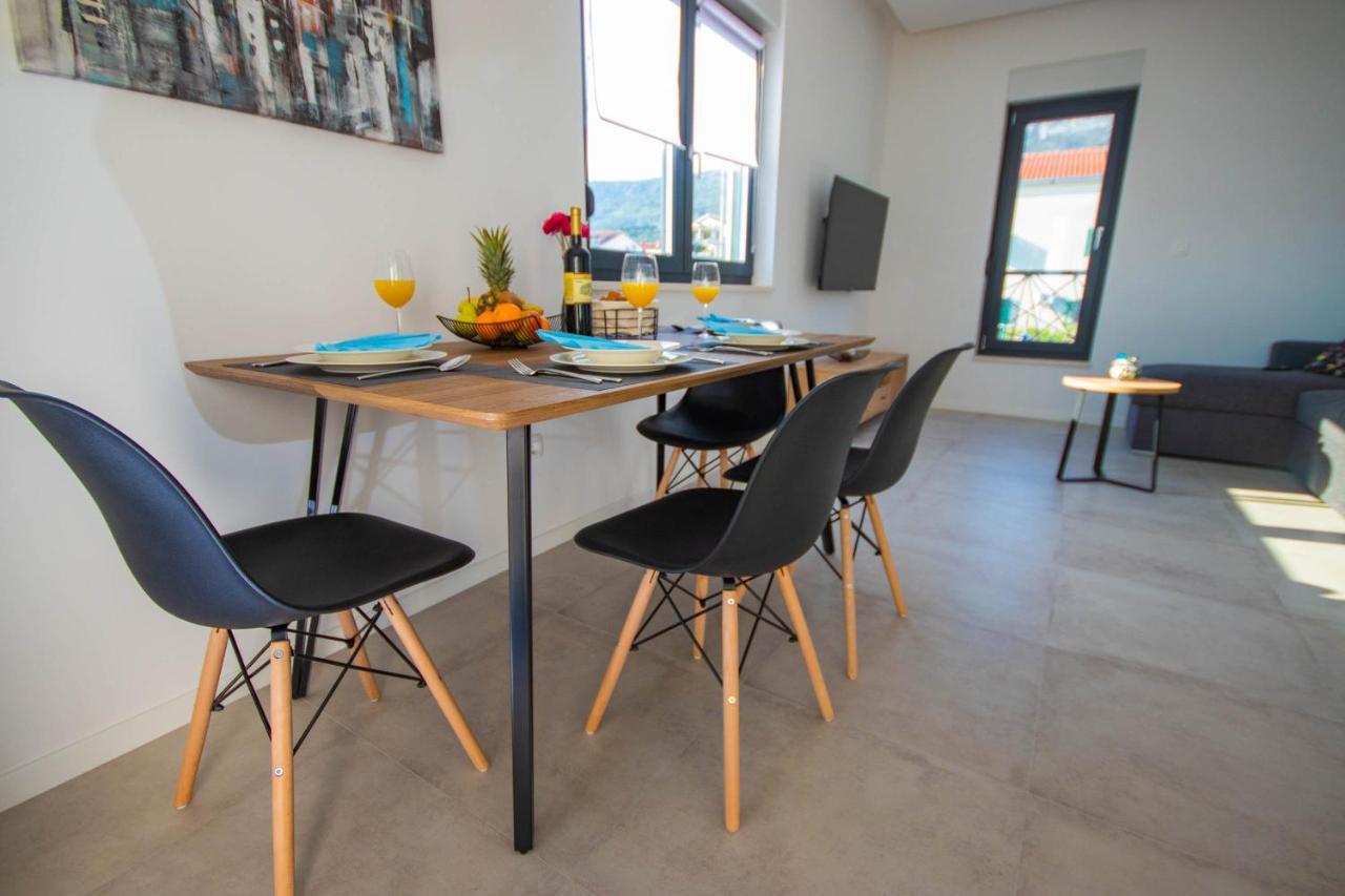 Apartmani Le-Lu Kaštela 外观 照片