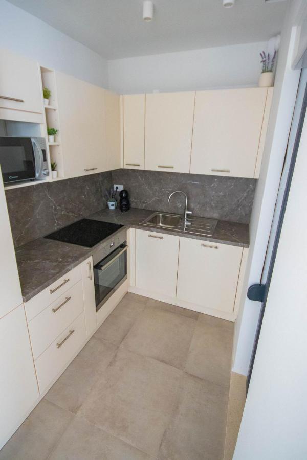 Apartmani Le-Lu Kaštela 外观 照片