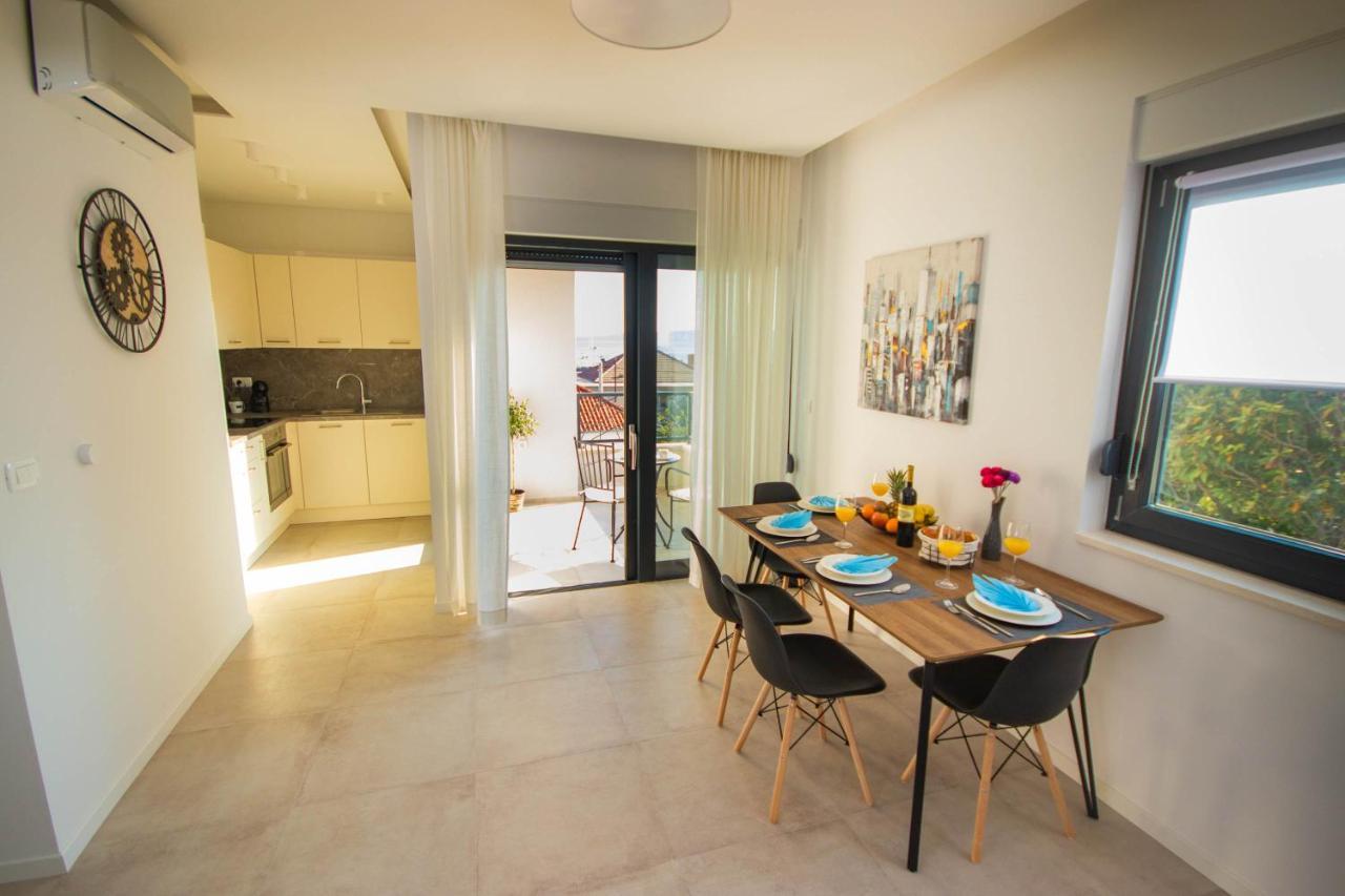 Apartmani Le-Lu Kaštela 外观 照片