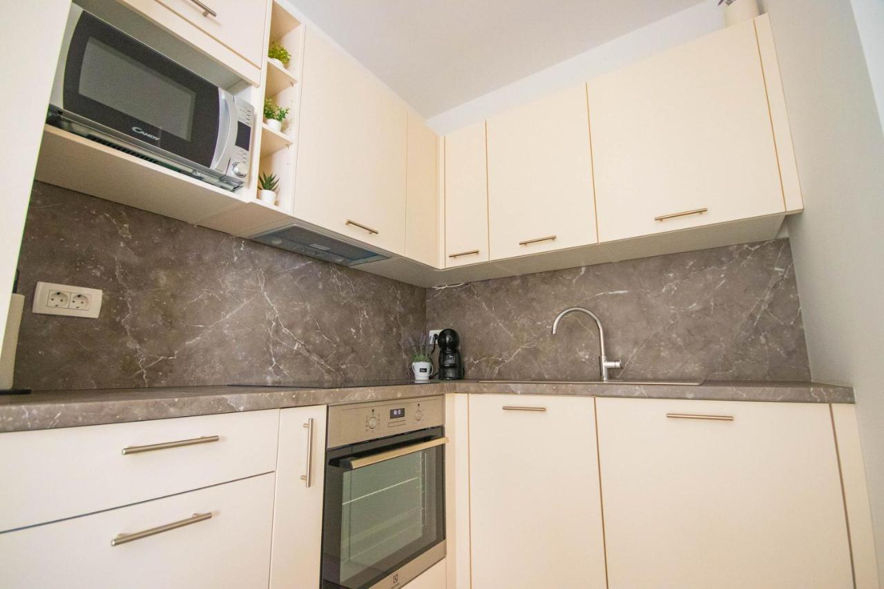 Apartmani Le-Lu Kaštela 外观 照片