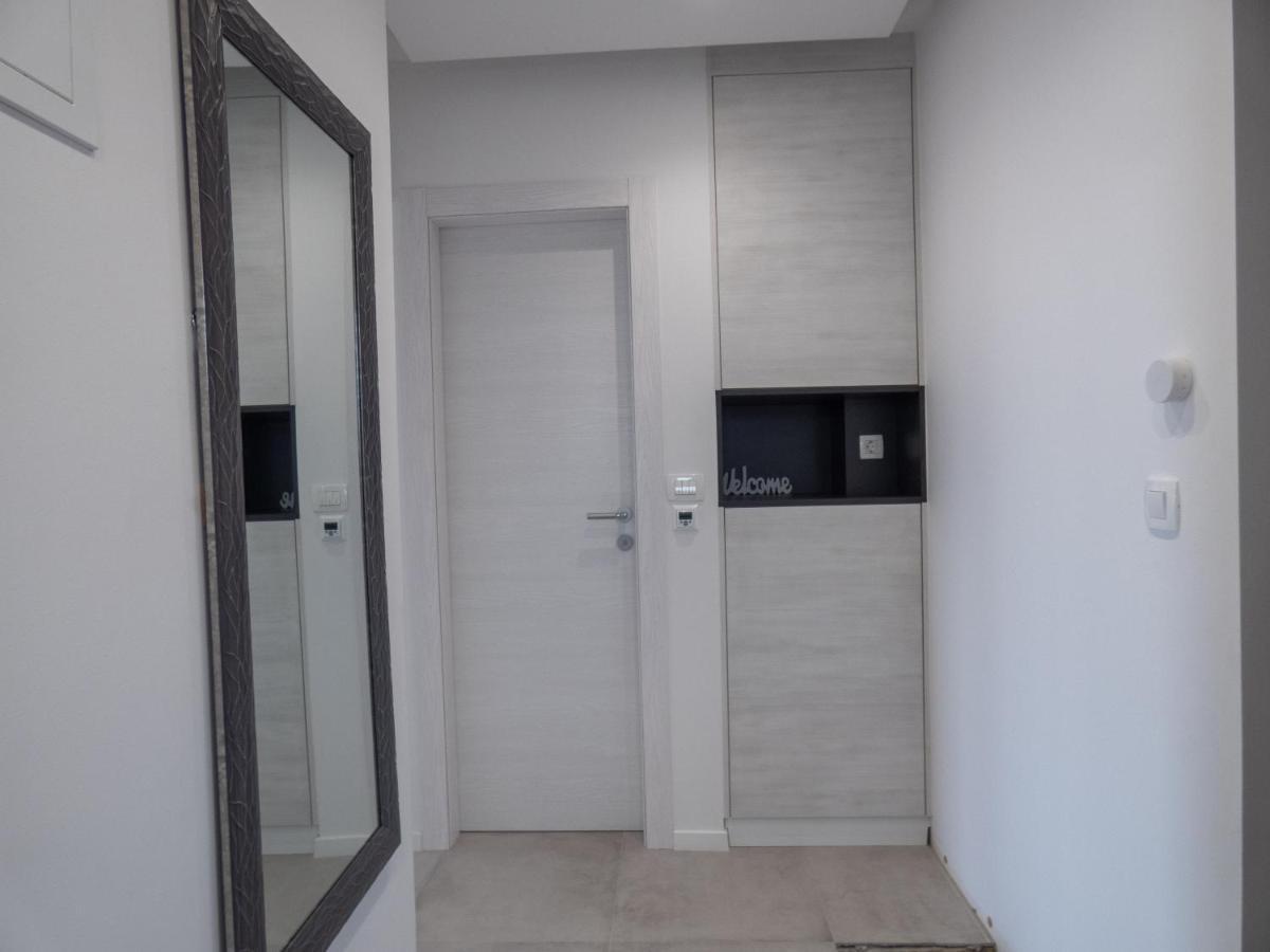 Apartmani Le-Lu Kaštela 外观 照片