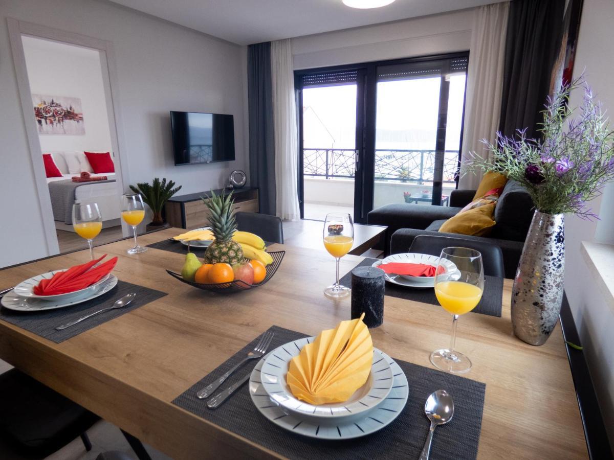 Apartmani Le-Lu Kaštela 外观 照片